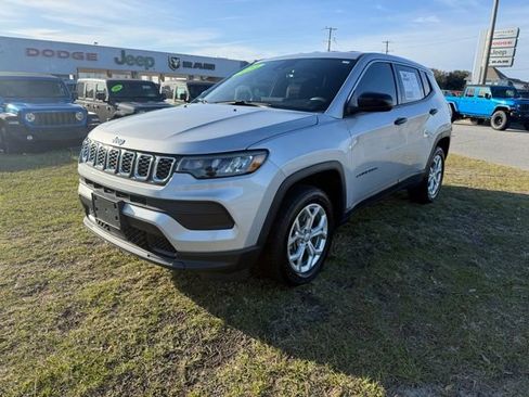 Certified 2024 Jeep Compass Sport AWD/4WD image 3