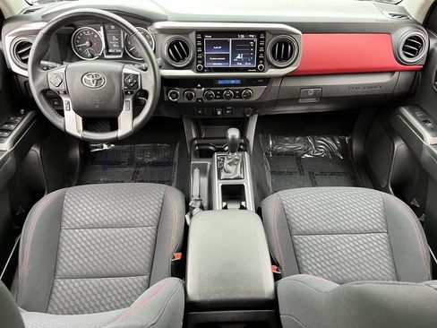 Used 2023 Toyota Tacoma SR5 AWD/4WD image 9