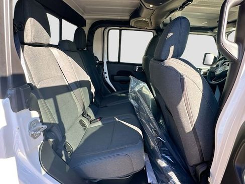 New 2026 Jeep Gladiator Sport AWD/4WD image 28