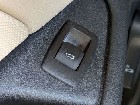 Used 2022 BMW 540i w/ M Sport Package RWD image 31