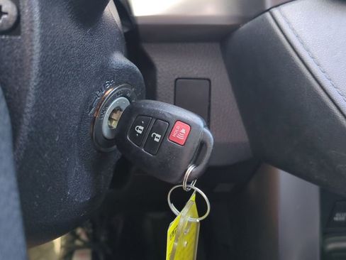 Used 2017 Toyota RAV4 LE image 31