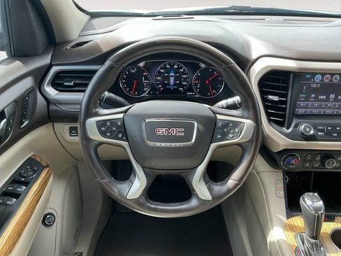 Used 2019 GMC Acadia Denali w/ Technology Package FWD image 10