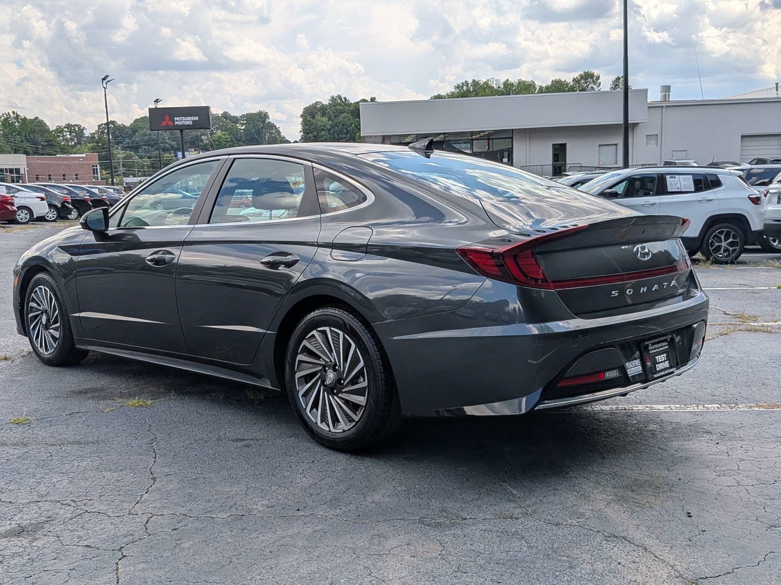 Used 2021 Hyundai Sonata Limited w/ Cargo Package FWD image 6