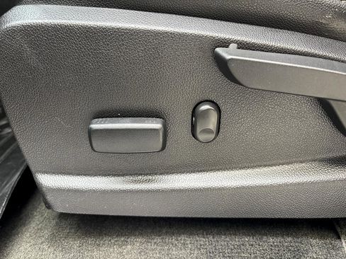 Used 2018 Chevrolet Colorado ZR2 w/ ZR2 Midnight Special Edition AWD/4WD image 14