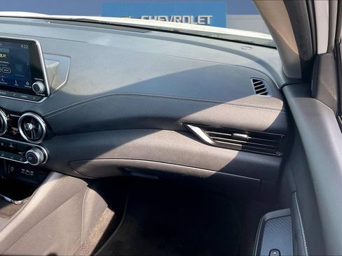 Used 2024 Nissan Sentra SV FWD image 26