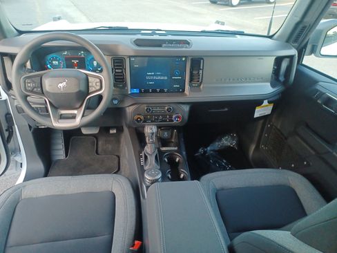 New 2025 Ford Bronco 4-Door image 20