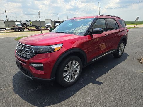 Certified 2023 Ford Explorer Limited w/ Limited Technology Package image 8