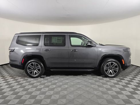 New 2026 Jeep Grand Wagoneer Base image 3