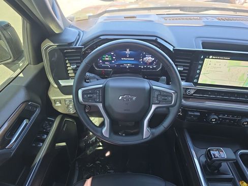 Used 2025 Chevrolet Silverado 1500 RST AWD/4WD image 14