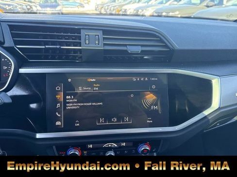 Used 2025 Audi Q3 2.0T Premium image 24