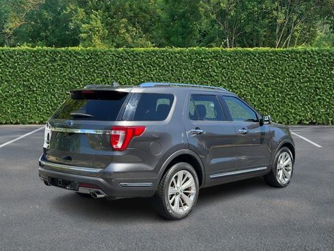 Used 2019 Ford Explorer Limited w/ Class III Trailer Tow Package FWD image 3
