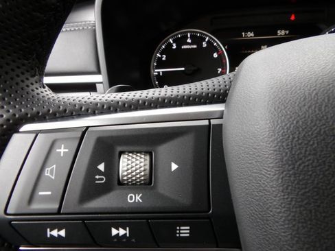 New 2025 Mitsubishi Outlander SE image 33