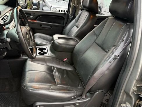 Used 2012 Chevrolet Avalanche LT image 9