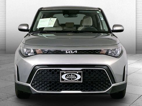 Certified 2025 Kia Soul LX w/ LX Technology Package image 2