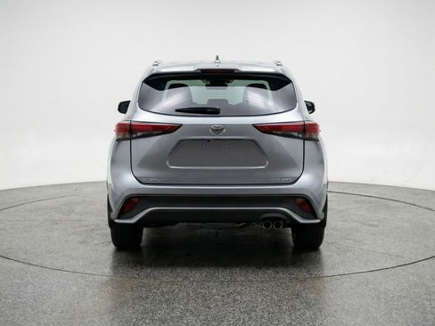 Used 2025 Toyota Highlander XSE image 7