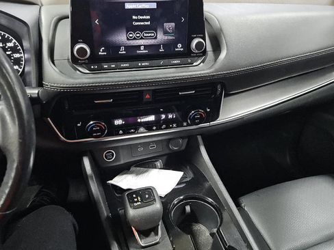 Used 2023 Nissan Rogue SV w/ SV Premium Package image 20