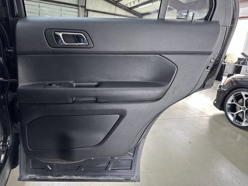 Used 2018 Ford Explorer Police Interceptor Utility AWD image 14