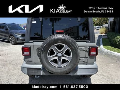 Used 2018 Jeep Wrangler Sport AWD/4WD image 4