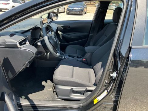 Used 2025 Toyota Corolla LE FWD image 7
