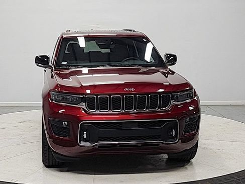 Used 2023 Jeep Grand Cherokee Overland AWD/4WD image 2