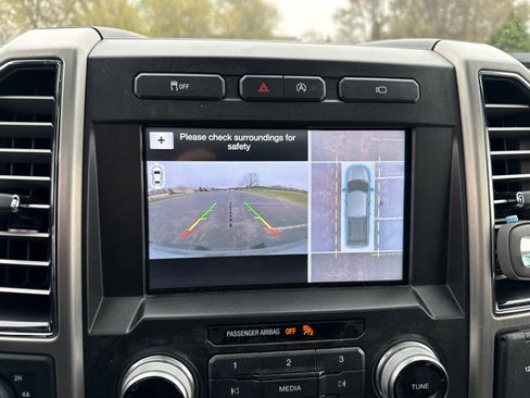 Used 2017 Ford F150 Platinum w/ Equipment Group 701A Luxury image 12