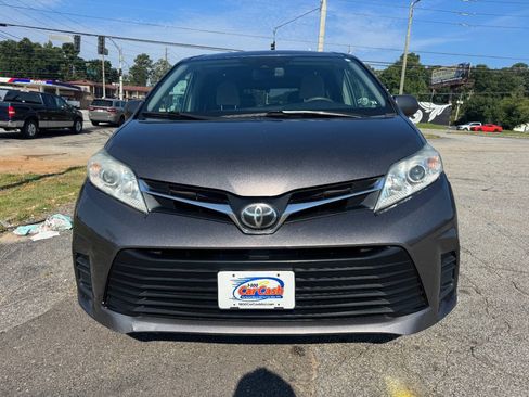 Used 2018 Toyota Sienna LE FWD image 8