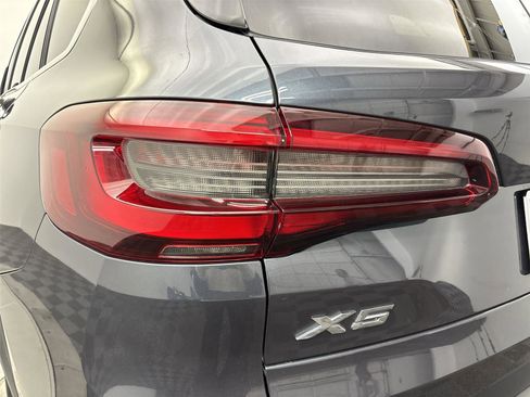 Used 2022 BMW X5 xDrive40i w/ Climate Comfort Package AWD/4WD image 19