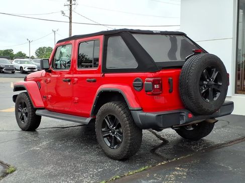 Used 2021 Jeep Wrangler Unlimited Sahara AWD/4WD image 6