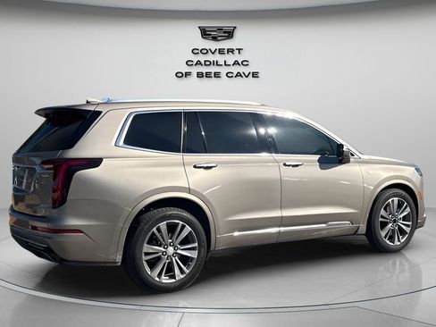 Used 2022 Cadillac XT6 Premium Luxury image 10