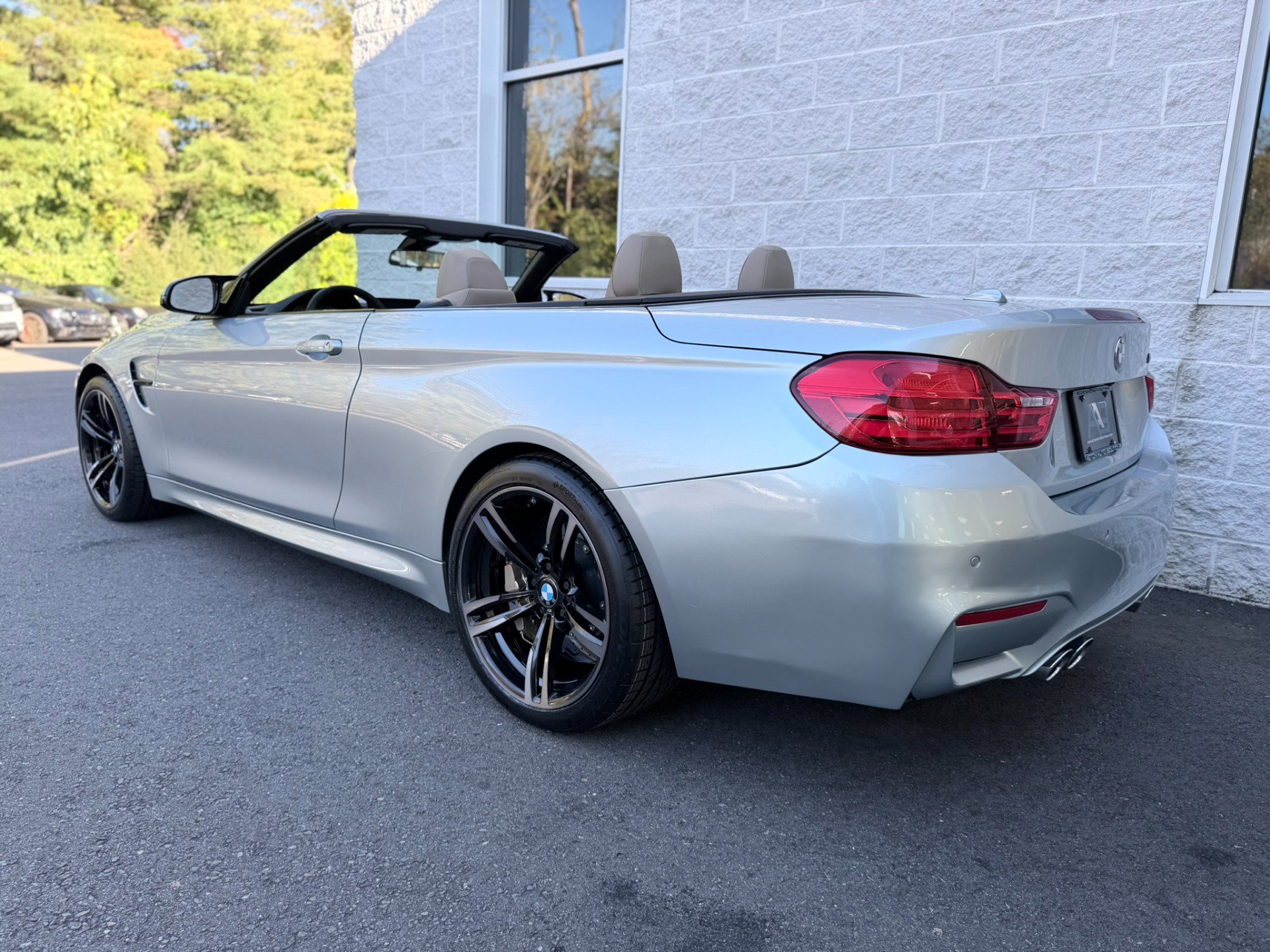 Used 2015 BMW M4 Convertible RWD image 16