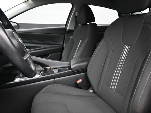 Used 2023 Hyundai Elantra SEL w/ Convenience Package FWD image 11
