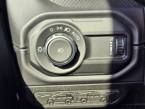 New 2026 Jeep Wrangler Unlimited Rubicon AWD/4WD image 19