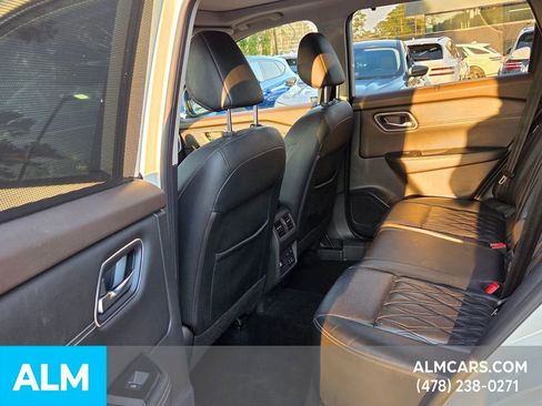 Used 2021 Nissan Rogue Platinum image 15