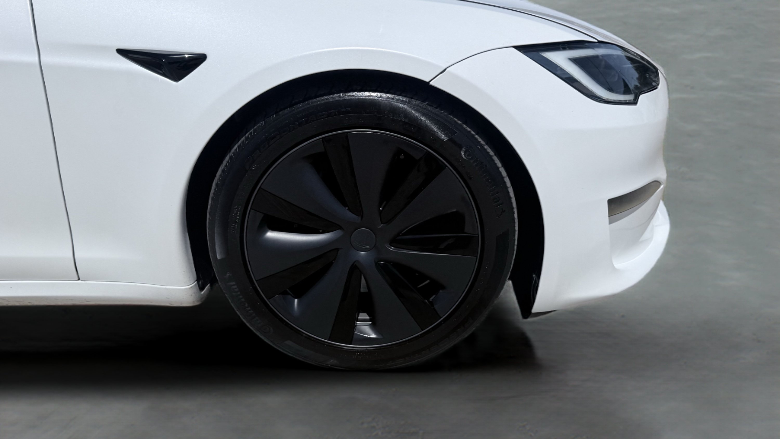 Used 2023 Tesla Model S AWD/4WD image 12