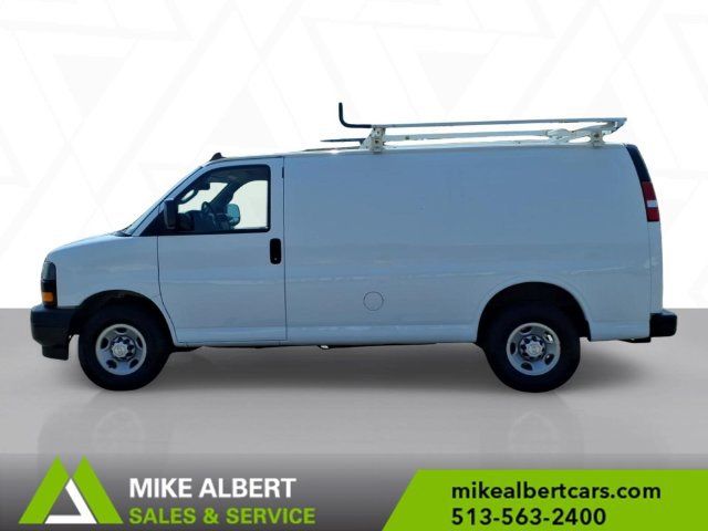 Used 2020 Chevrolet Express 2500 w/ Driver Convenience Package RWD image 4