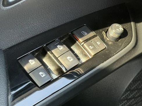 Certified 2018 Toyota Prius Three FWD image 32