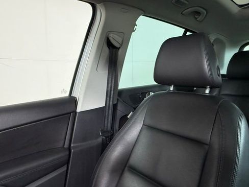 Used 2017 Volkswagen Tiguan Sport image 19