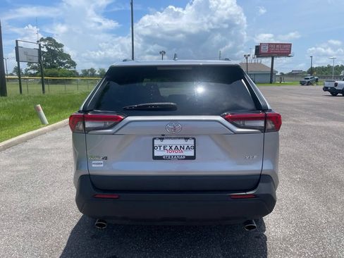Used 2024 Toyota RAV4 XLE FWD image 6