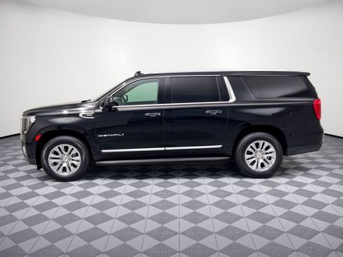 Used 2023 GMC Yukon XL Denali RWD image 2