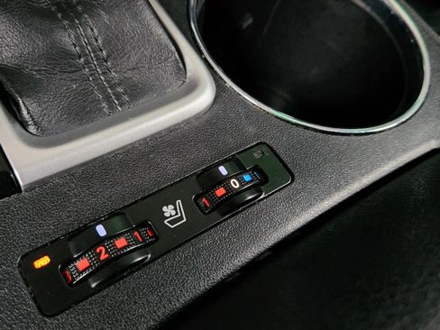 Used 2017 Toyota Highlander Limited image 44