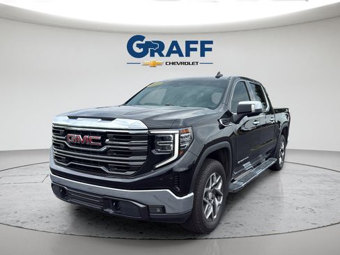 Used 2022 GMC Sierra 1500 SLT w/ SLT Convenience Package AWD/4WD image 1