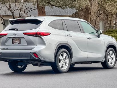 Used 2023 Toyota Highlander LE