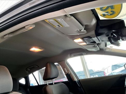 Used 2025 Subaru Crosstrek 2.0i Premium AWD/4WD image 22