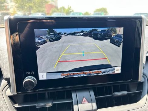 Used 2025 Toyota RAV4 LE AWD/4WD image 15