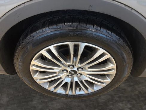 Used 2017 Lincoln MKX Reserve w/ Lincoln MKX Climate Package AWD/4WD image 37