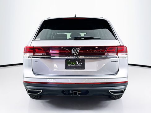 Used 2025 Volkswagen Atlas SE image 7