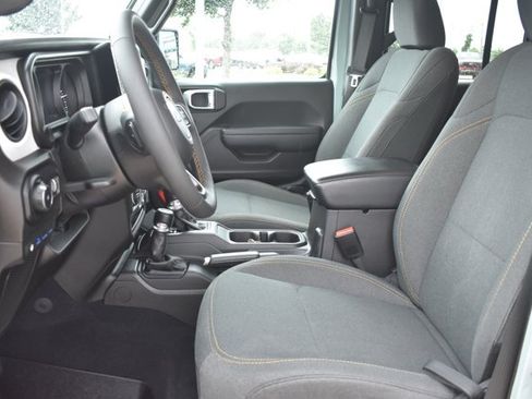 Used 2024 Jeep Wrangler Unlimited w/ Convenience Group AWD/4WD image 14