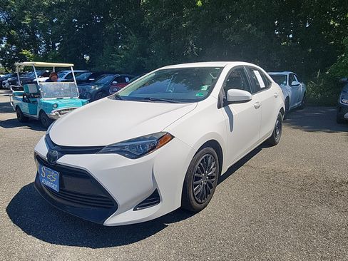 Used 2019 Toyota Corolla LE FWD image 1