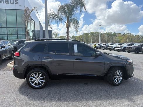 Used 2018 Jeep Cherokee Latitude image 8