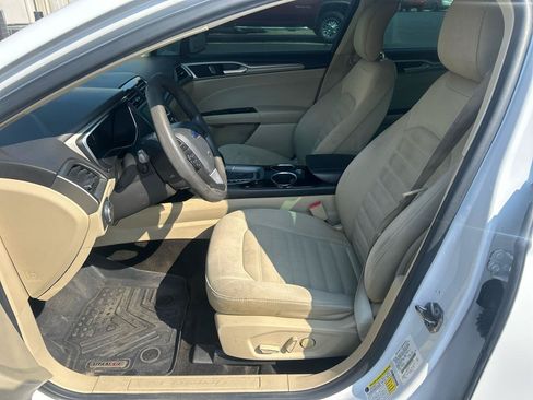 Used 2013 Ford Fusion SE FWD image 11